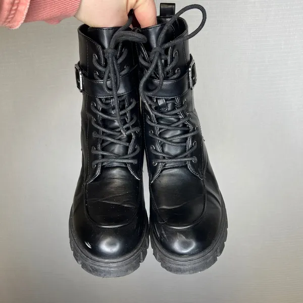 Sincerely Jules Eastbridge Black Combat Lug Sole‎ Buckle Boots F33962 Womens 9M - Image 2