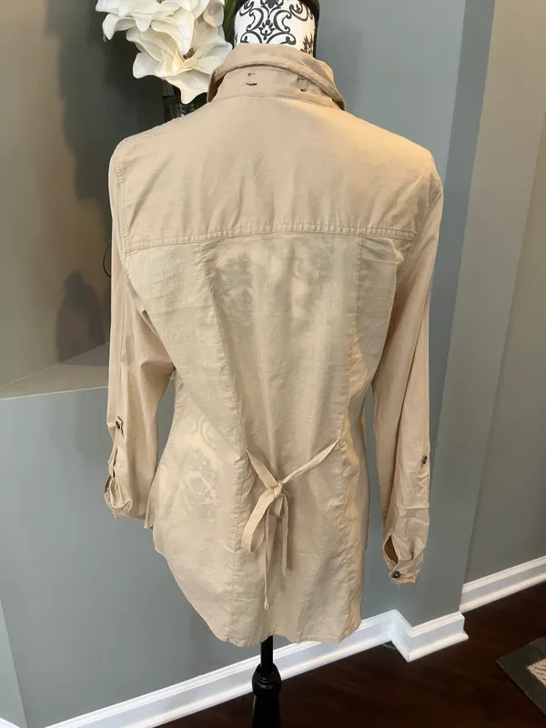Nine West Jeans Size Medium Tan Button Down Shirt - Image 4