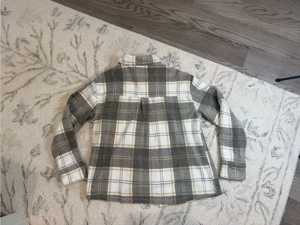 American Eagle Plaid Button Front Shacket XS | Gray & Ivory | Like New - Image 8