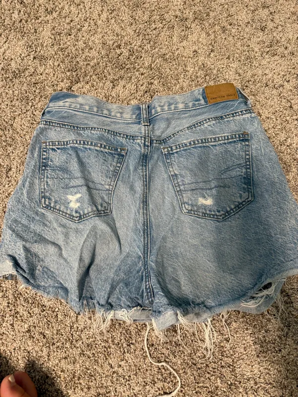 American Eagle Mom Shorts - Image 4