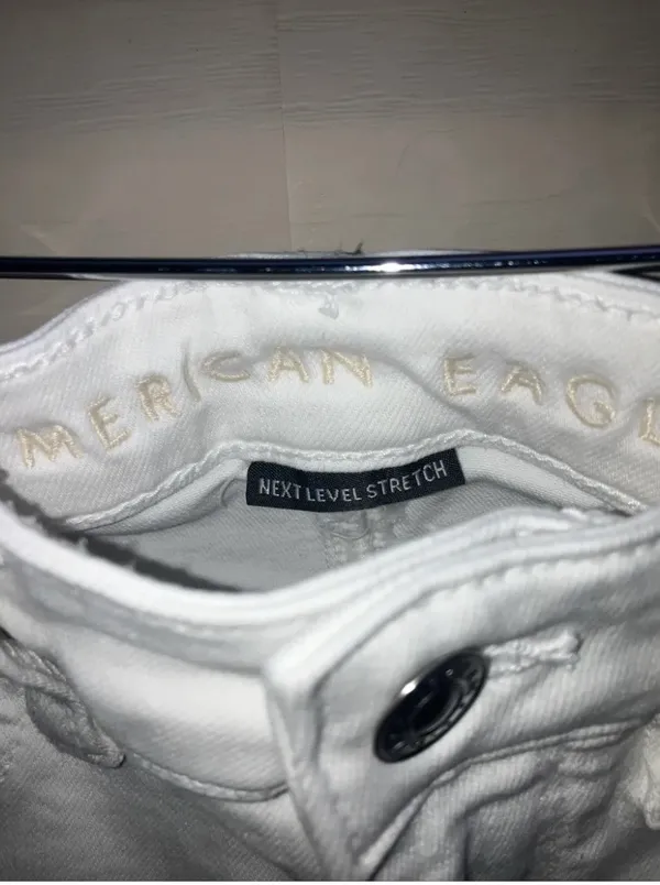 Short white American Eagle high rise jeggings - Image 3