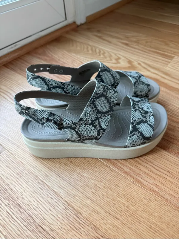 Crocs Brooklyn Low Wedge Sandals Snakeskin Platform Wedge Comfy - Size 7 - Image 4