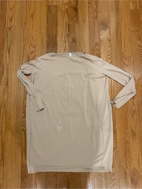 Lululemon Back In Action Long Sleeve Dress Size 6 - Image 4