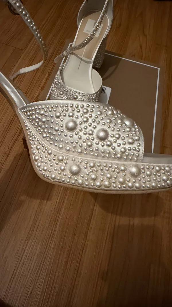 Dolce Vita Pandro Pearl True White Satin Heels - Image 6