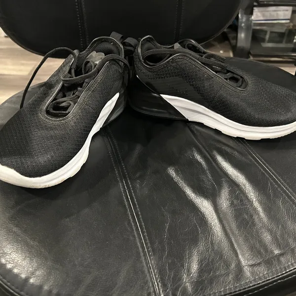Nike Black and White Sneakers - Image 7