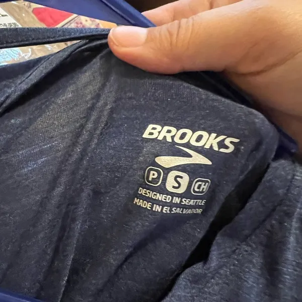 Brooks small blue top - Image 5