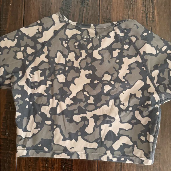Paragon Fitwear Gray Camo Crop Active Top Size S - Image 4