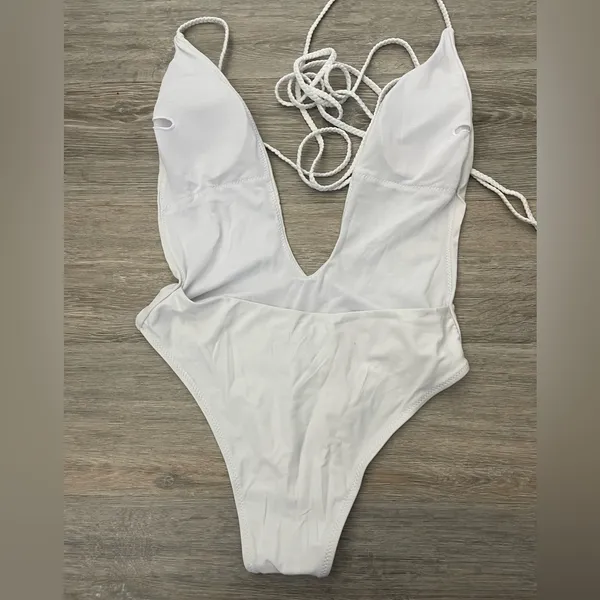One Piece Padded White Swimsuit With Belt S - Image 4