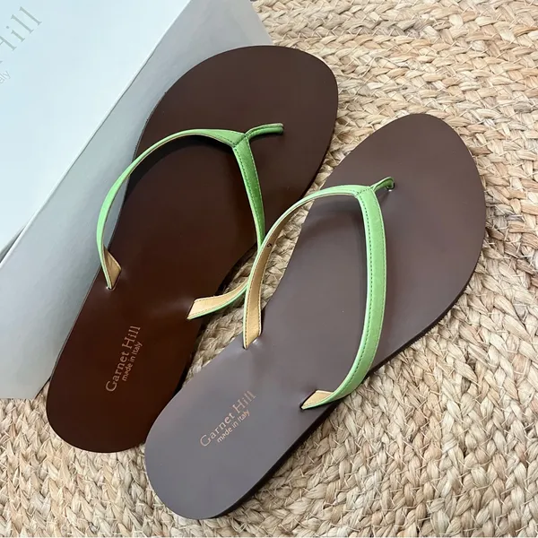 Garnet Hill Size 9 M Women Sandal Flip Flop Green Leather NIB - Image 2