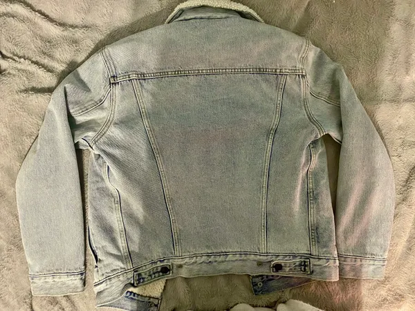 Levi's Sherpa-Lined Denim Trucker Jacket - Image 5