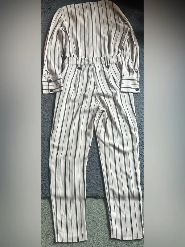 Astrid Black Label Cream and Black Stripped Jumpsuit Size Small - Image 9