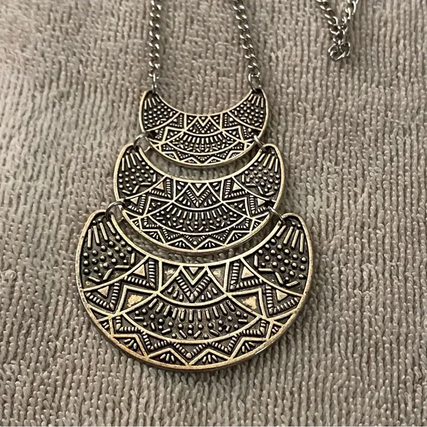 30” 32” Necklace 3 Pc Articulated Tribal Print Silver Chain Pendant 2.5”H x 2”W - Image 2