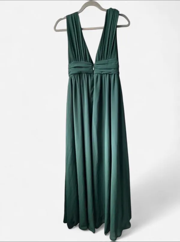 Lulu’s Heavenly Hues Forest Green maxi dress with V-neckline & flowy skirt - Image 6