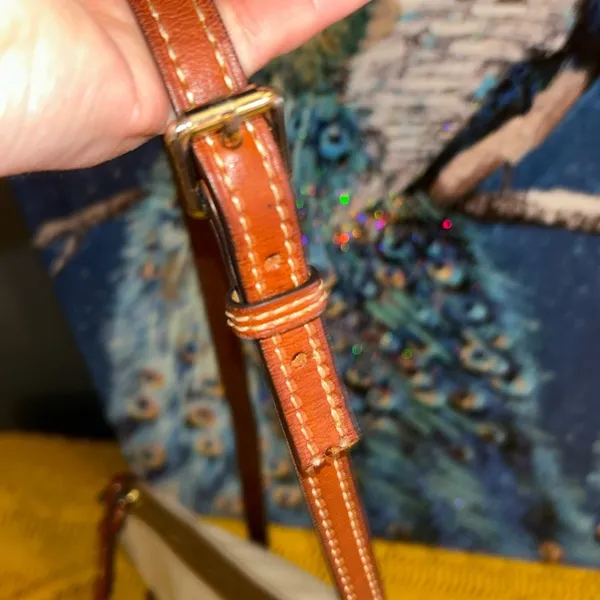 Dooney & Bourke Vintage Beige Pebbled Leather Crossbody - Image 4