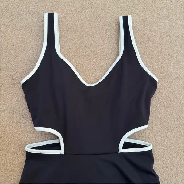 Old Navy Tennis Dress Stretch Powersoft Cutout Black White Mini Shorts XS - Image 3