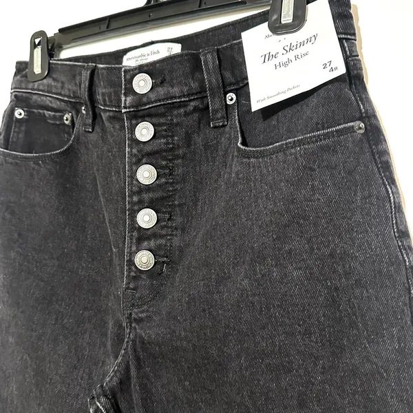 NWT Abercrombie & Fitch The Skinny High Rise size 4 - Image 3