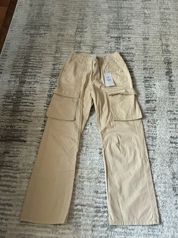 Bershka Cargo Pants - Image 4