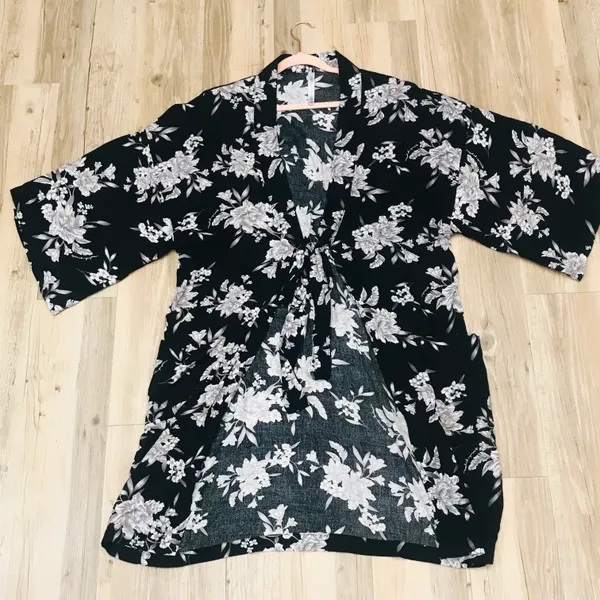 Spiritual Gangster Maya Kimono Floral FabFitFun One Size Black. - Image 5