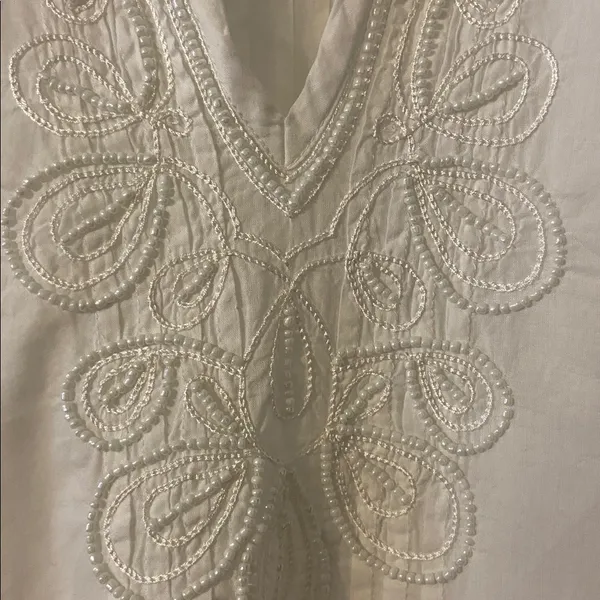 Lilly Pulitzer White Embroidered Tunic size L BNWOT length 31” bust 40” - Image 4
