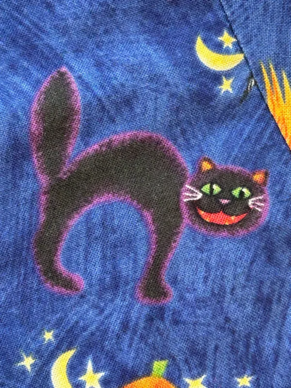 Vintage 90’s Halloween Scrub Top Small Haunted House Ghost Pumpkin Witch V-Neck - Image 6