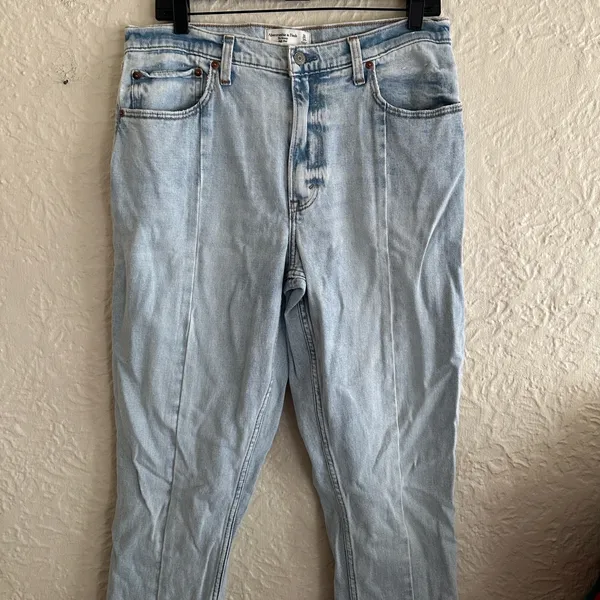 Abercrombie and Fitch Light Wash Skinny High Rise Split Front Seam Jeans - Image 3