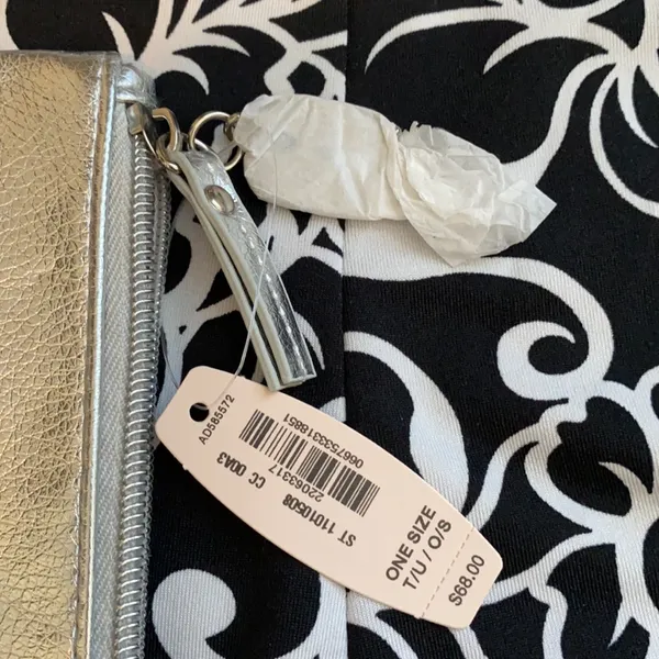 Victoria’s Secret silver clutch - Image 4