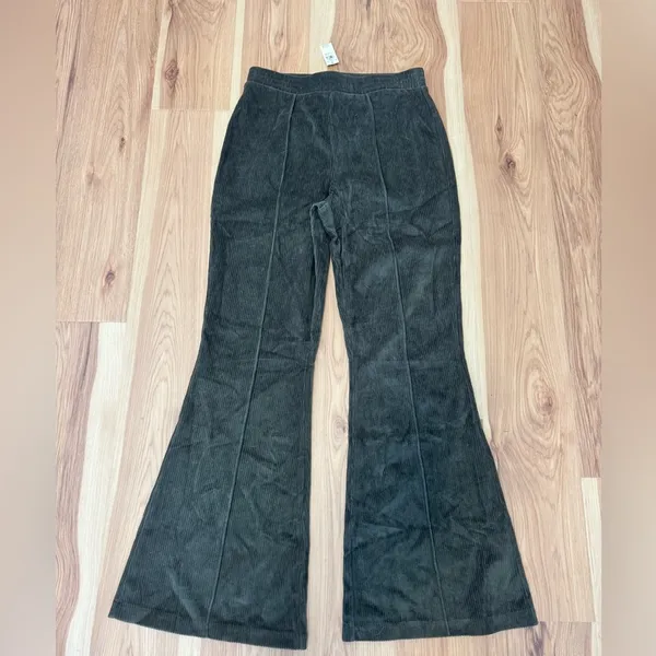 NWT Aerie Groove on Rib Velour Flare Pants - Image 2