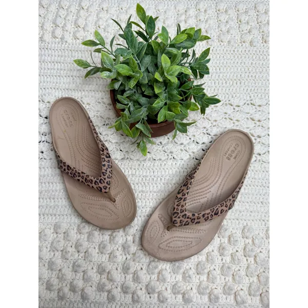 CROCS Women's 9 Kadee II Leopard Print Thong Flip Flop Sandal Shoes Tan - Image 3