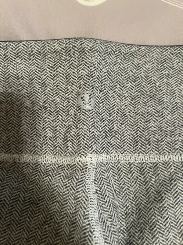 Wunder Under Leggings 28” - Image 2