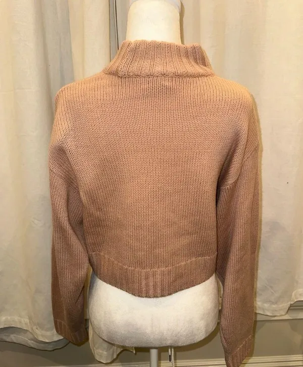 Aritzia Salmon Cropped Sweater - Image 3