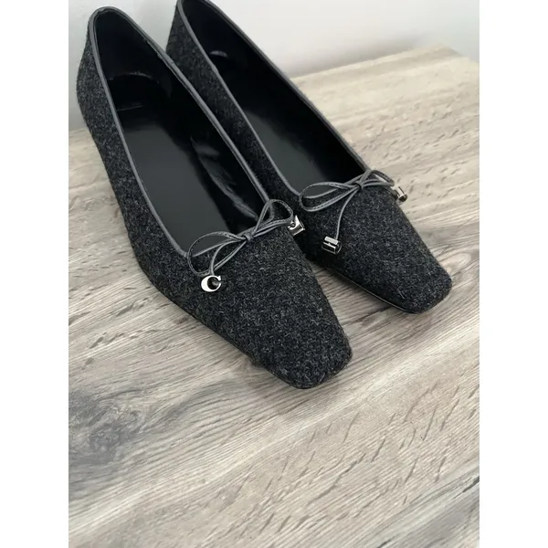 COACH Felt wool square toe pointed heels pumps C Bow y2k Size 8 gray black - Image 8