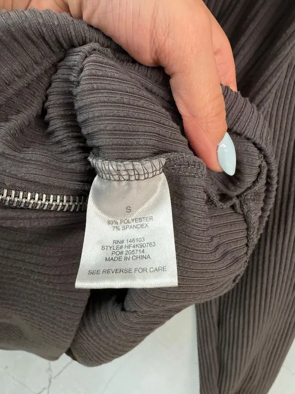 Hippie Rose‎ Juniors' Ribbed Cropped Zip-Up Hoodie, Size S - Image 4