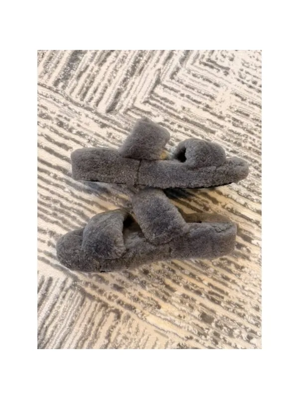 UGG women's size 7 gray Fuzz Yeah Slide Slipper Sandals S/N 1104662 - Image 7
