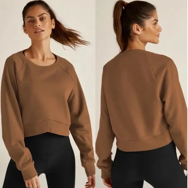 Beyond Yoga Uplift Cropped Raglan Sweatshirt Toffee Notched Hem Small - Image 2
