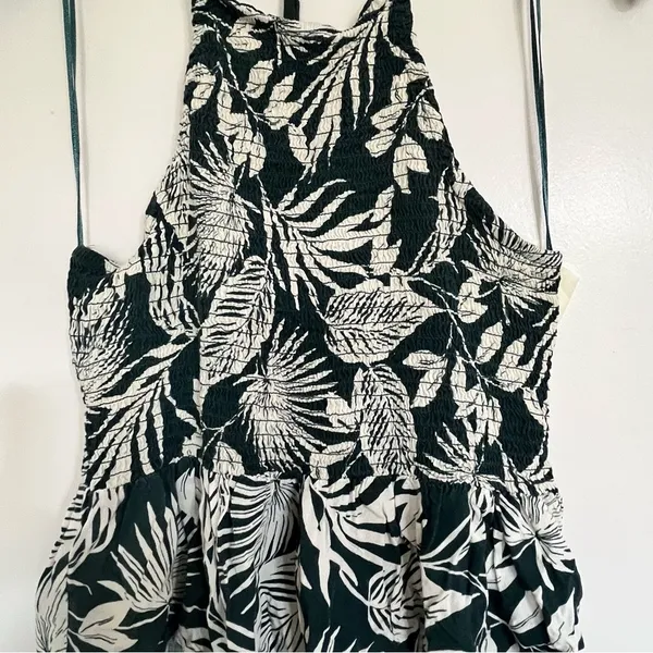 Women's Patrons of Peace Green‎ Leaf Floral Smocked Halter Top Size Small - Image 2