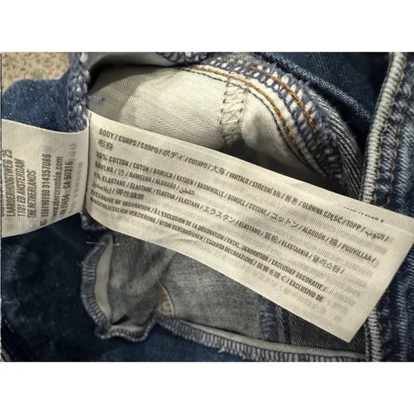 Abercrombie And Fitch Ultra High Rise Mom Jean Distressed Hem 2/26 - Image 7