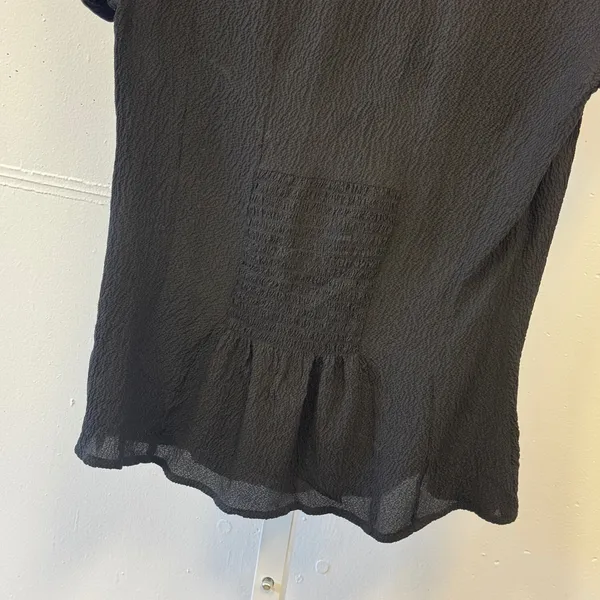 Y2K 2010s Bebe Black Silk Blend Crinkle Rosette Blouse Short Sleeve XS - Image 6
