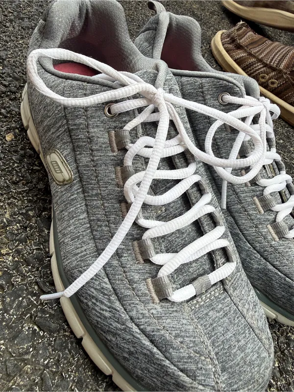 Skechers Synergy 3.0 Gray Memory Foam Sneakers Women’s Size 10 - Image 5