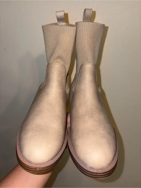 DV Dolce Vita Beige Sock Chelsea Booties Size 9 - Image 7