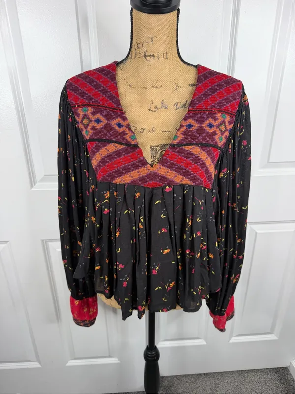 Free People Size L Black Floral Boho Embroidered Babydoll Top - Image 2