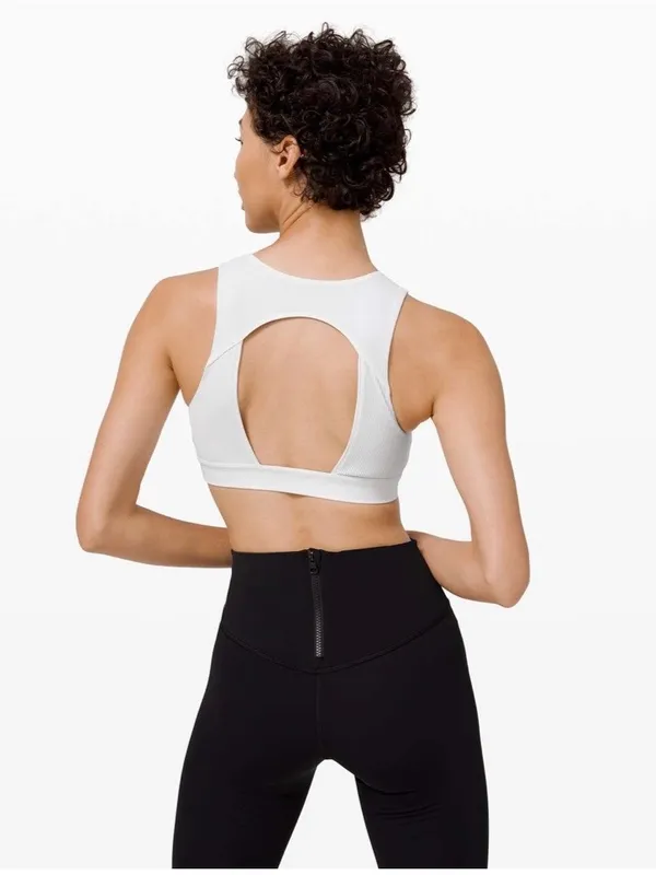 Lululemon Train to Beach Top White W2BY6S fits like a 6 - Image 2