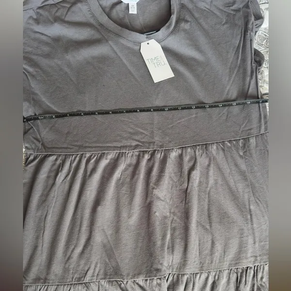 Time and Tru Women’s XS Gray Ruffle Sleeve Tunic Top Short Sleeve Casual - Image 9