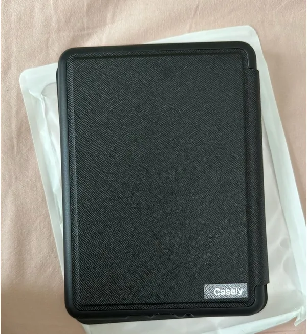 Casely 7” Kindle Case Black - Image 3