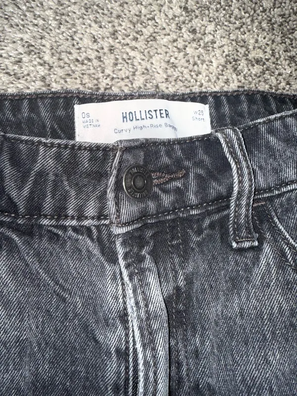Hollister Curvy High-Rise Baggy Jeans Black Wash Size 0 Short - Image 3