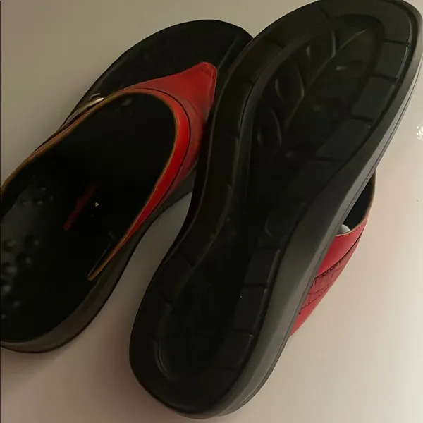 Elegant Red Women's Sandals Size 8.5 - Image 3