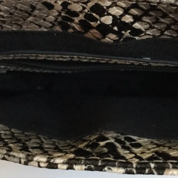 FINAL MARKDOWN Ladies mini cross body bag - Image 4