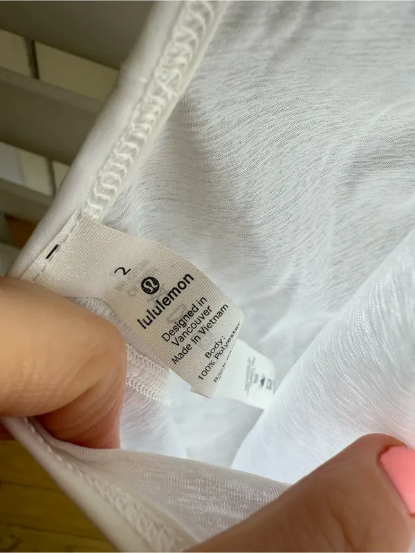 Lulelemon White Sleeveless Tank Top sz 2 - Image 3