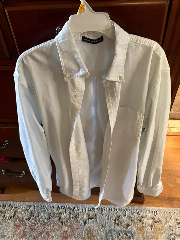 Brandy Melville White Casual Button-Down Shirt - Image 4