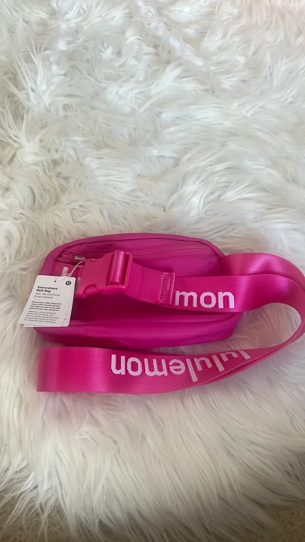 Lululemon Everywhere Belt Bag - Image 2