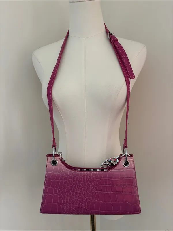 Croc-Embossed Pink Shoulder Bag with Silver Chain Accent - Image 2